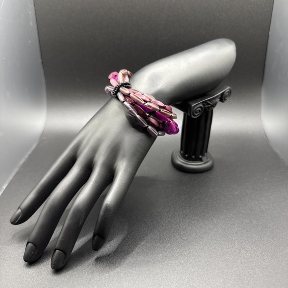 Premier Designs Jewelry - Premier‎ Designs Fuchsia Stretch Bracelet New Old Stock
